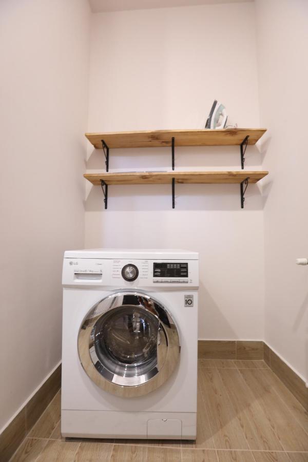 Hotelise I Bells-Of-Ireland Apartment Jerevan Exteriör bild